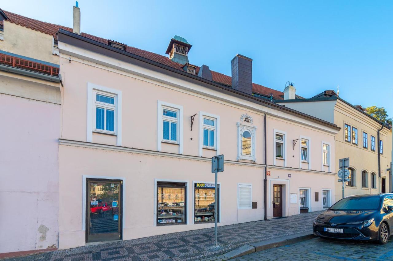 The Bookhouse, 5-bedroom By Castle Aparthotel Praha